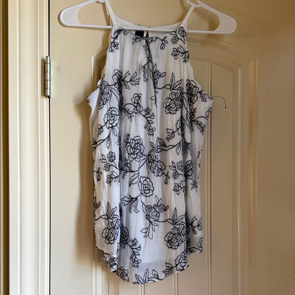 I.N. San Francisco White and Black Floral Blouse